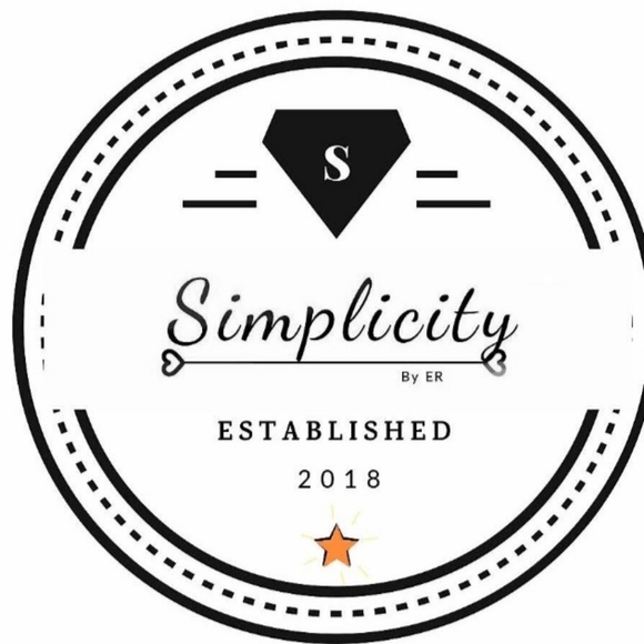 Meet your Posher, Errica - Picture 1 of 2